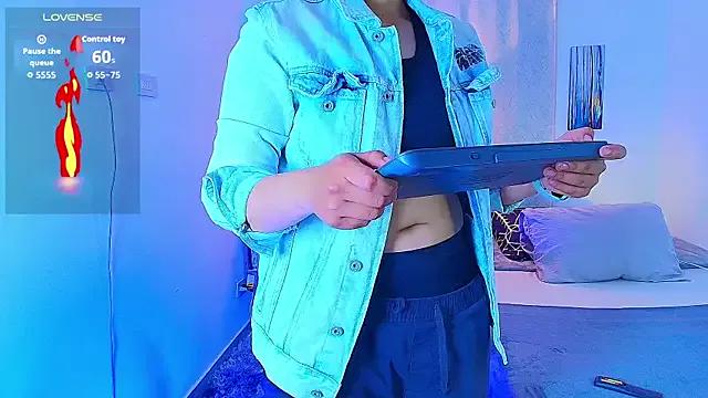 Aronmiller_ofi from StripChat is Freechat