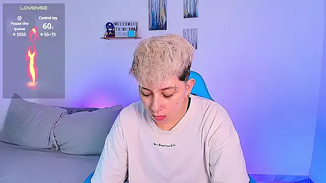 Girls: try live performances with matured performers, from dancing to quirks, in a variety of beautiful sex cams.