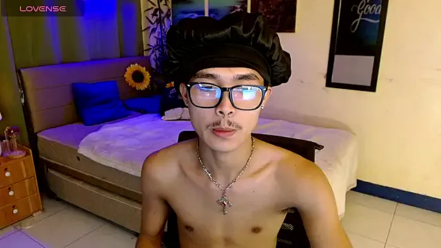 AsianCarl from StripChat is Freechat