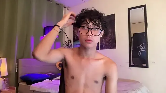 AsianCarl from StripChat is Freechat