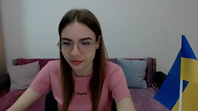 aSingleOne from StripChat is Freechat