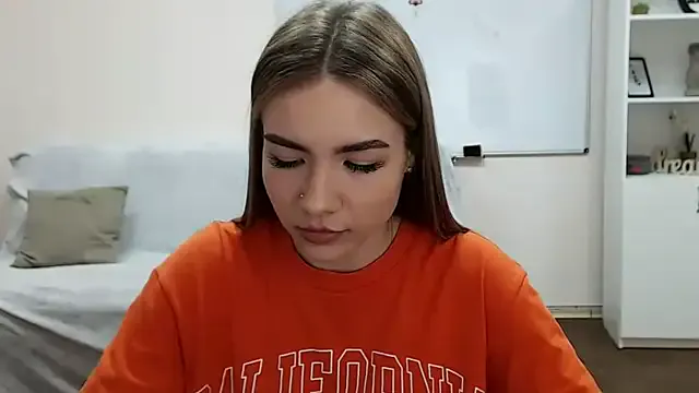 aSingleOne from StripChat is Freechat