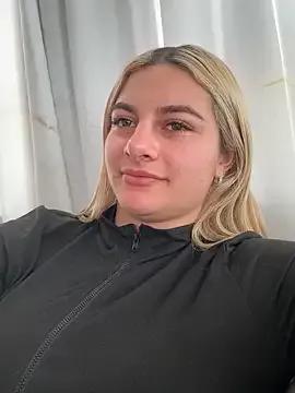 AtheneaRossi from StripChat is Freechat