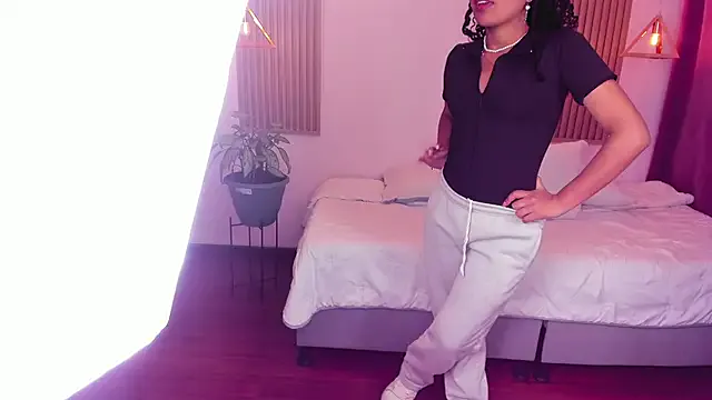 AuroraBlisss from StripChat is Freechat