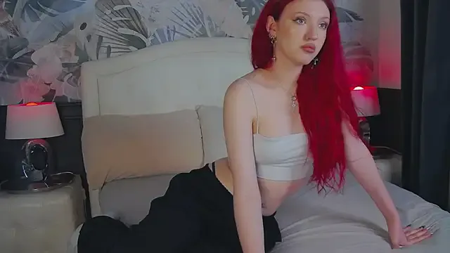 AuroraBurns from StripChat is Freechat