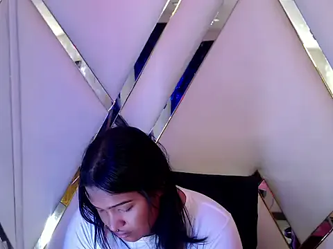 AuroraRoss from StripChat is Freechat