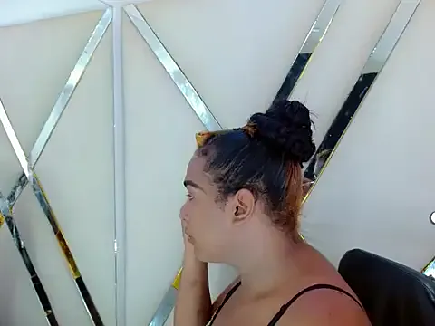 AuroraRoss from StripChat is Freechat