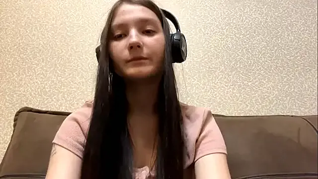 AurorAurora from StripChat is Freechat