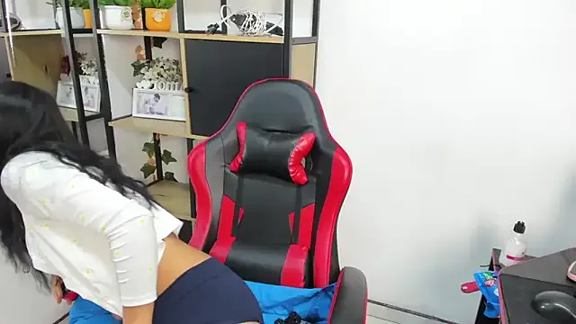 Girls: try live performances with matured performers, from dancing to quirks, in a variety of beautiful sex cams.