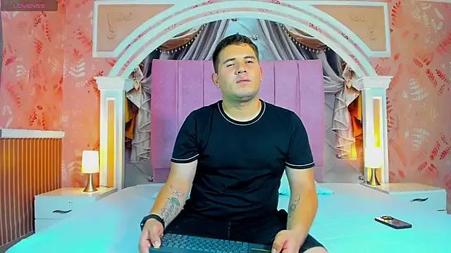 axelnoir_ from StripChat is Freechat