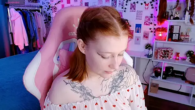 Ayla_Hicks from StripChat is Freechat