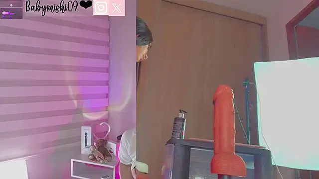 Girls: try live performances with matured performers, from dancing to quirks, in a variety of beautiful sex cams.