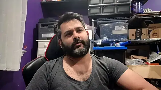 Bad_bearded_dad from StripChat is Freechat