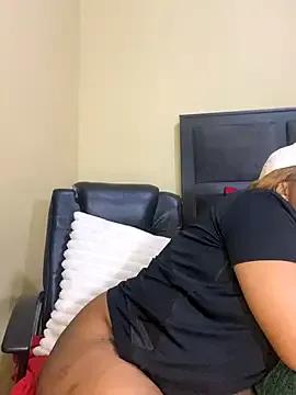 BADFATASS85 from StripChat is Freechat