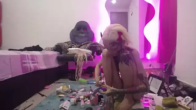 Girls: try live performances with matured performers, from dancing to quirks, in a variety of beautiful sex cams.