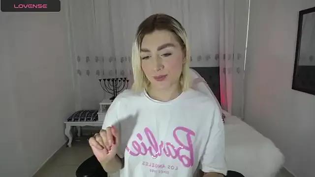 Girls: try live performances with matured performers, from dancing to quirks, in a variety of beautiful sex cams.