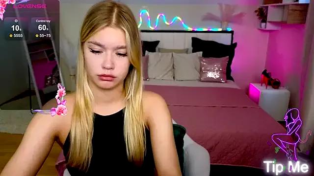BattyMelody from StripChat