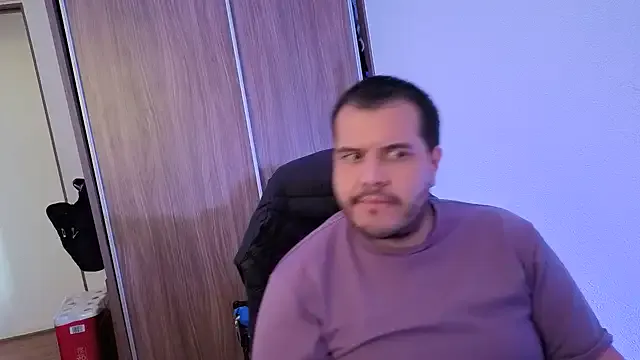 bearcloudcomputa from StripChat is Freechat