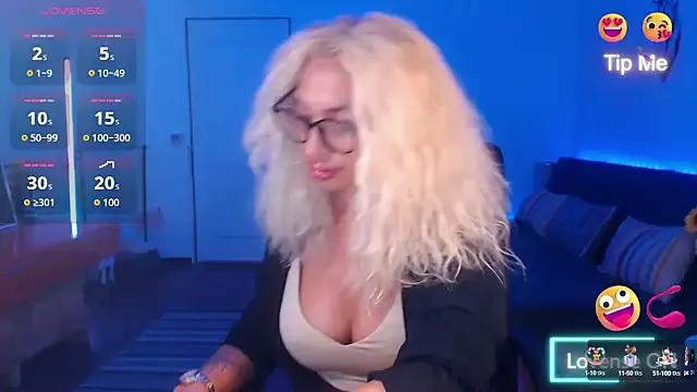 beauty_chl0e from StripChat is Freechat