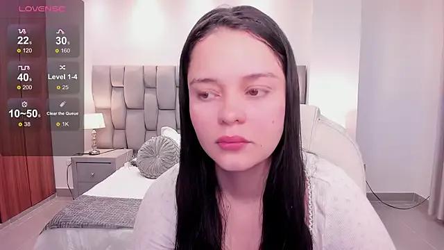 Bella-hadiid from StripChat