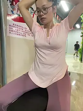 Bella0815 from StripChat