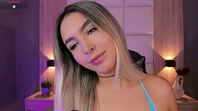 Bella1207 from StripChat