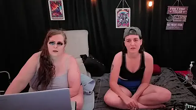 Bella_and_Marie from StripChat is Freechat