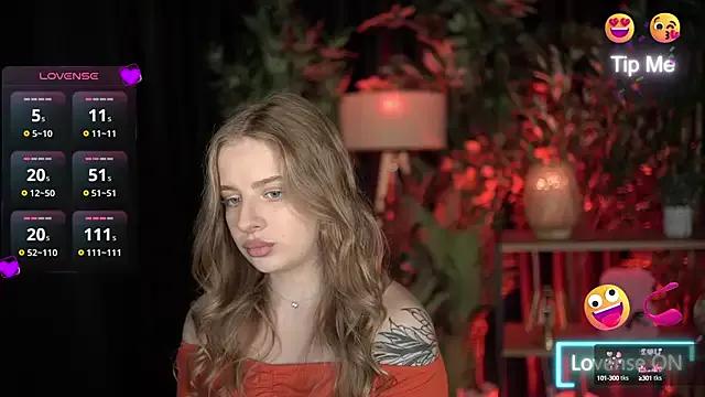 bellablazeeee from StripChat is Freechat