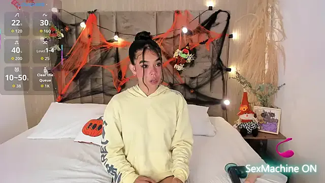 BellaConnor_ from StripChat is Freechat