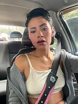 BellaHaddid from StripChat is Freechat