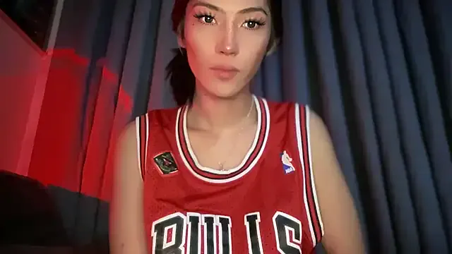 Belle_Sinclair from StripChat is Freechat