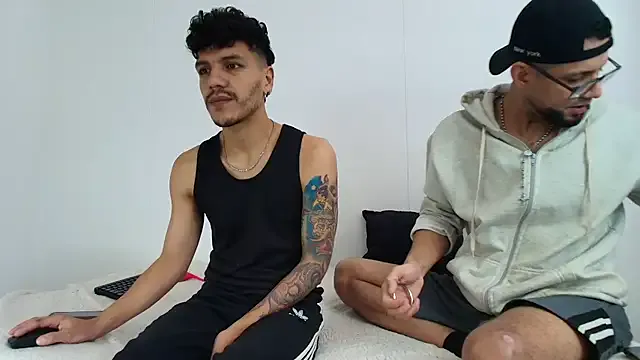 Girls: try live performances with matured performers, from dancing to quirks, in a variety of beautiful sex cams.