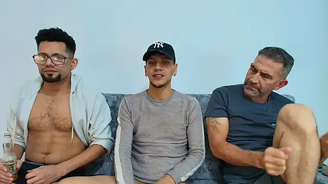 Girls: try live performances with matured performers, from dancing to quirks, in a variety of beautiful sex cams.