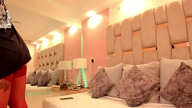 Girls: try live performances with matured performers, from dancing to quirks, in a variety of beautiful sex cams.