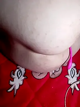 BigAssmomx from StripChat