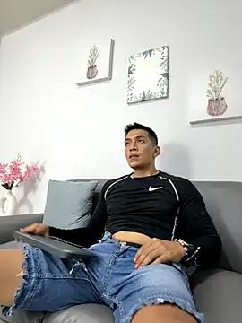 blackbullger_ from StripChat is Freechat