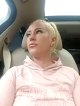 blonda-sexy from StripChat is Freechat