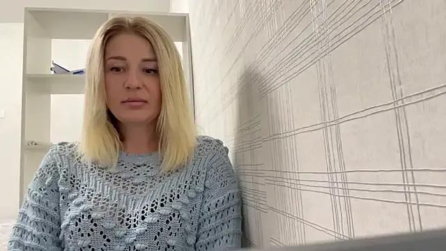 Blondie_xoxoxo from StripChat is Freechat
