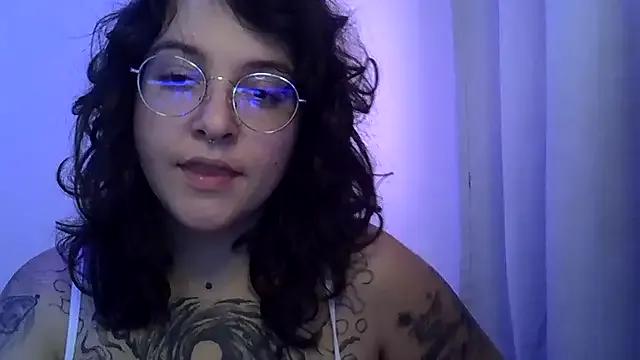 Blue_Liz from StripChat is Freechat