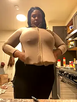 BlueMoney100 from StripChat is Freechat