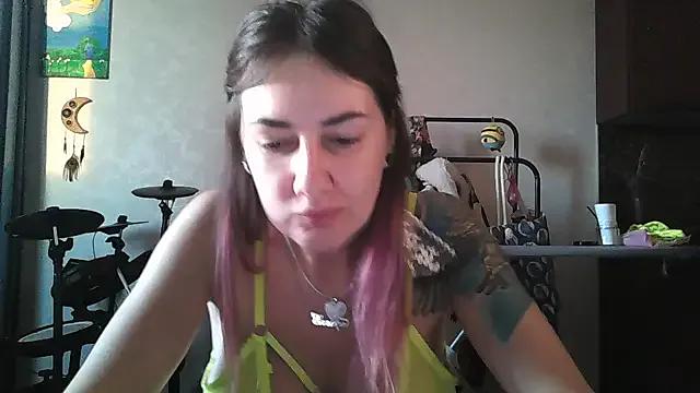 BlueXOwl from StripChat is Freechat