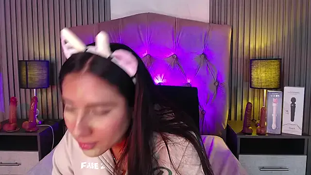 Bonnali_lune from StripChat