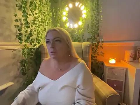 BonnyDesire from StripChat is Freechat
