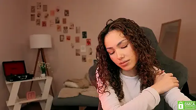 branchwithflowerss from StripChat is Freechat