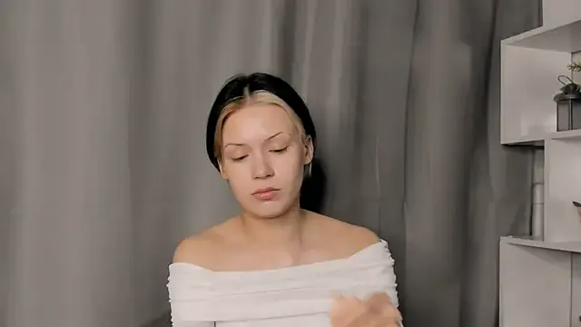 BrandiFraise from StripChat is Freechat