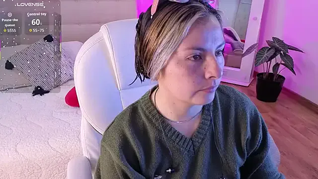 Girls: try live performances with matured performers, from dancing to quirks, in a variety of beautiful sex cams.