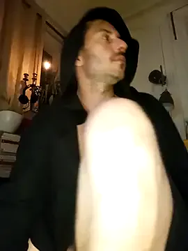 branletteur from StripChat is Freechat