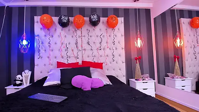 BrendaMarxhal from StripChat is Freechat