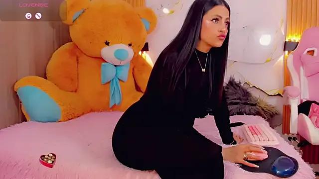BrendaSquirtx from StripChat is Freechat