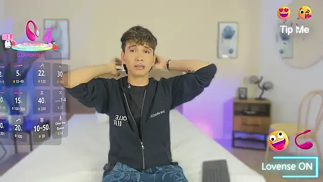 Brian-Ausslos from StripChat is Freechat